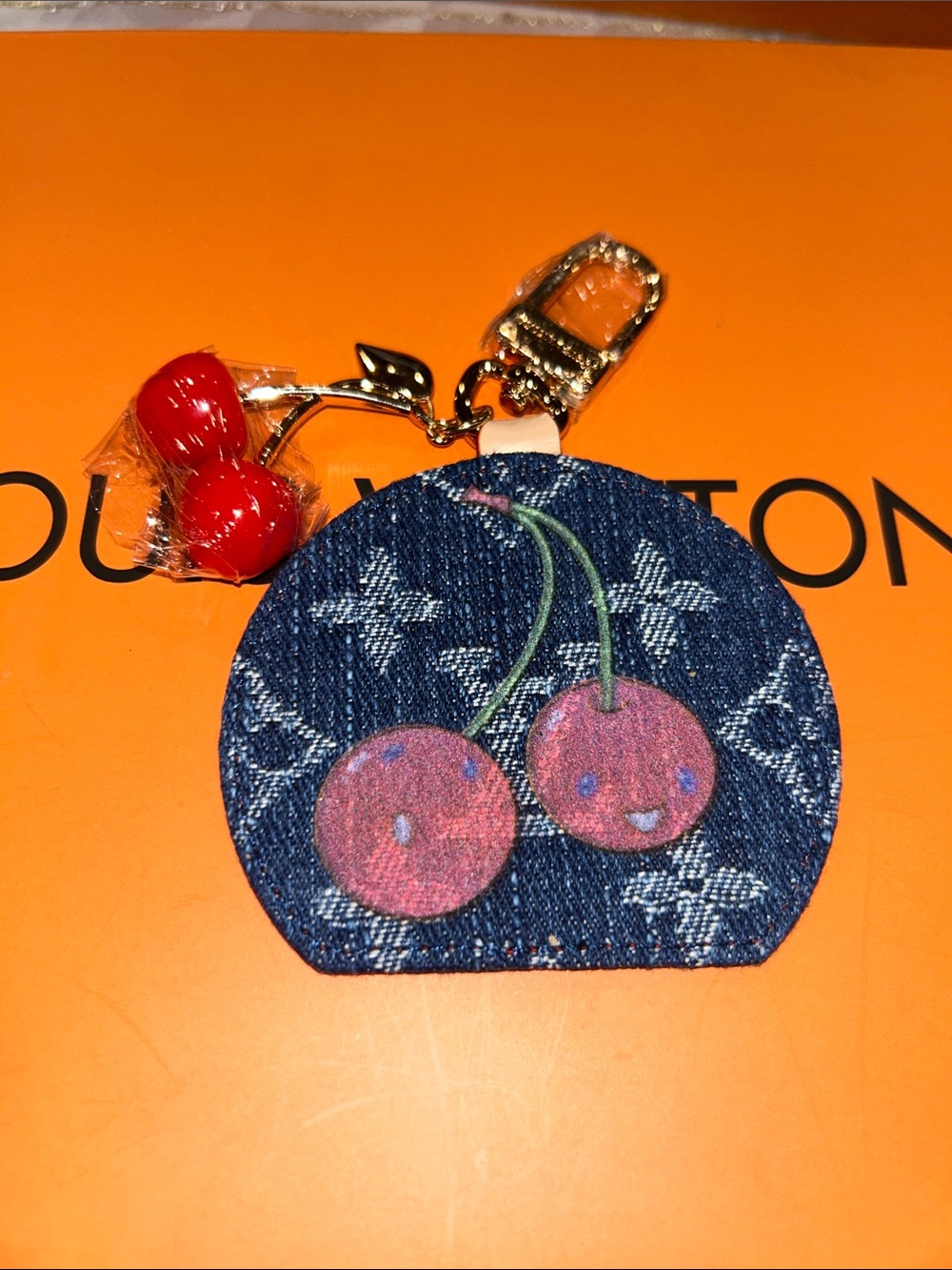🍒 BAG CHARM🍒 - Picture 4 of 4
